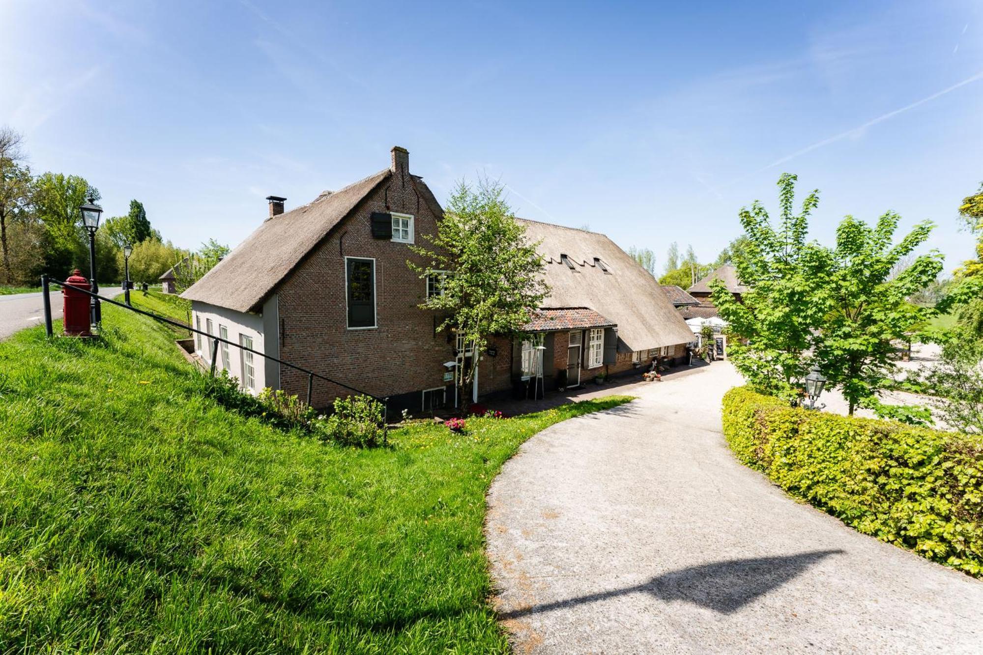 Herberg De Lingehoeve Oosterwijk ภายนอก รูปภาพ